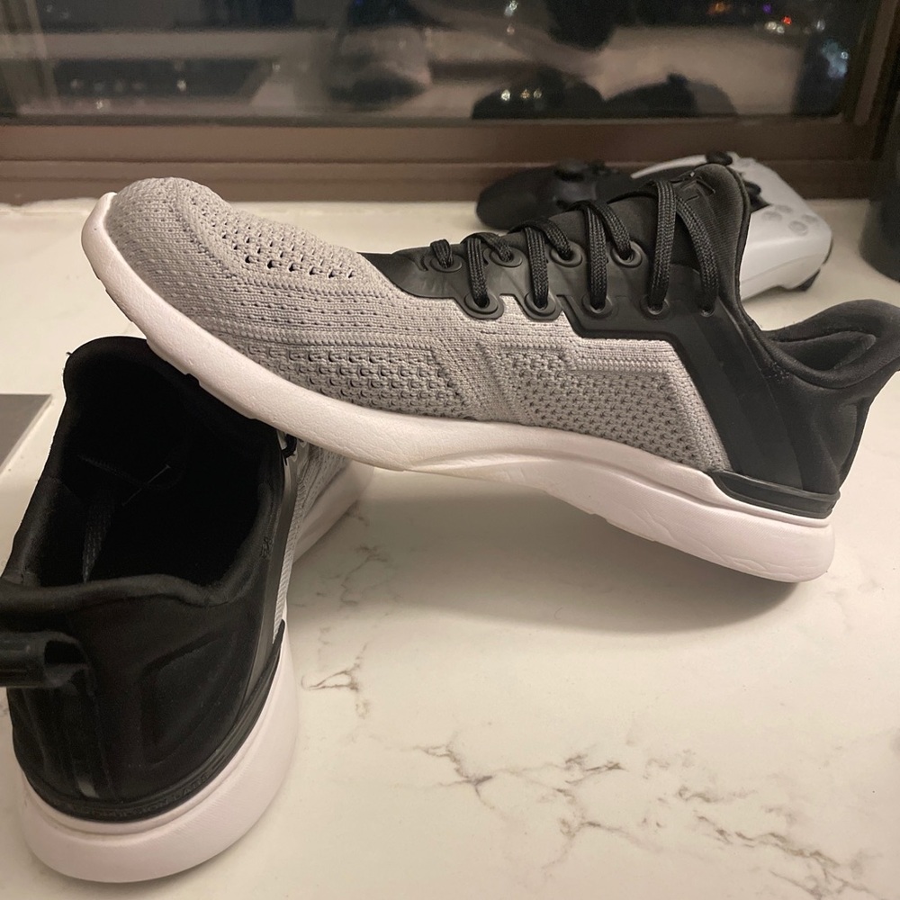 APL Sneakers